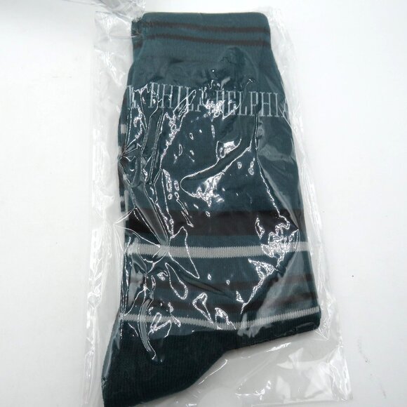 Philadelphia Winter Knit Beanie Hat Gloves Scarf Set Green Gray Striped Pom Mens - Picture 4 of 5